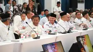 Bupati-Kuningan-saat-mengikuti-Rakor-MBG-Jawa-Barat.jpg