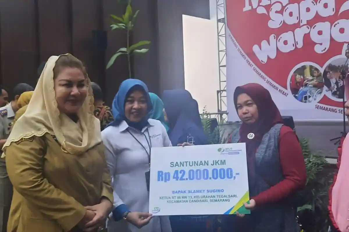 BPJS Ketenagakerjaan Serahkan Santunan ke Ahli Waris Perangkat RT/RW Meninggal di Semarang