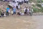 Pulihkan Ekosistem Sungai, Pemkab Brebes Tabur Benih Ikan Mujaer dan Jilem di Sungai Cigunung Salem