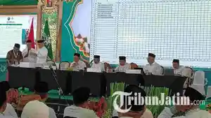 Rapat-pleno-Konferwil-PWNU-Jatim-2024-untuk-menentukan-anggota-Ahlul-Halli-Wal-Aqdi-atau-AHWA.jpg