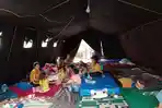 Suasana-di-tenda-darurat-korban-gempa-sumedang-312024.jpg