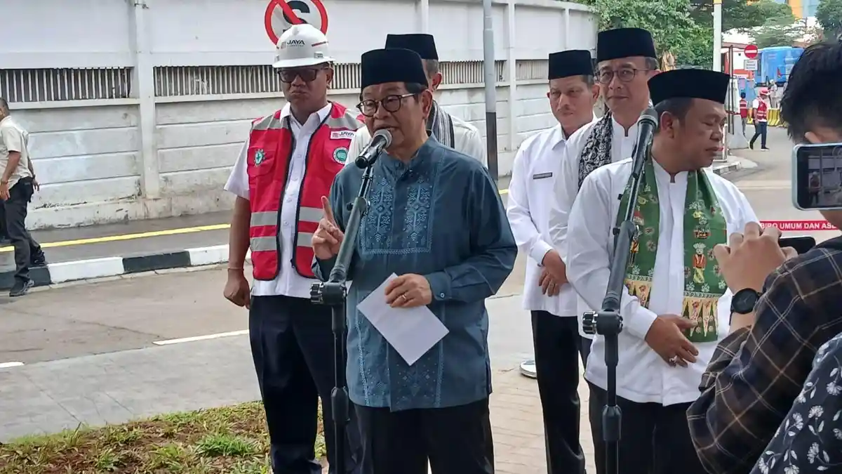 Gubernur Pramono Ancam Cabut Izin Perusahaan yang Tahan Ijazah Pegawai