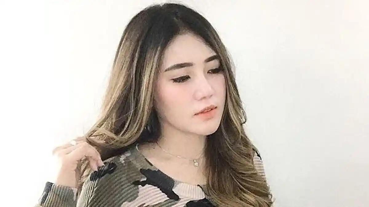 Cara Via Vallen Pakai Headphone Disoroti Netter, Sifat Asli Terungkap