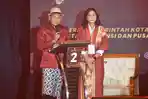 Paslon-nomor-urut-2-Hery-Cahyono-Ganisa-Rumpoko-saat-debat-publik-Pilwali-Kota-Malang-2024.jpg