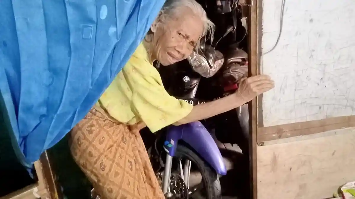 Cerita Nenek Ranima Warga Pasir Putih Kota Jambi Rumahnya Selalu Terendam Saat Hujan Turun