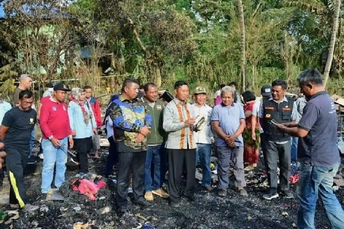 PJ Walikota Ingatkan Warga Hati-hati Gunakan Listrik Saat Sambangi Lokasi Kebakaran di Anggilowu