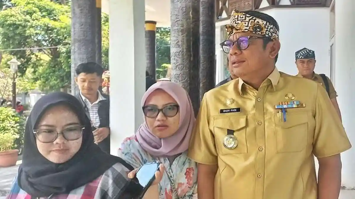 Basri Rase Beri Sinyal Maju Pilkada 2024, Cek Program yang Belum ...