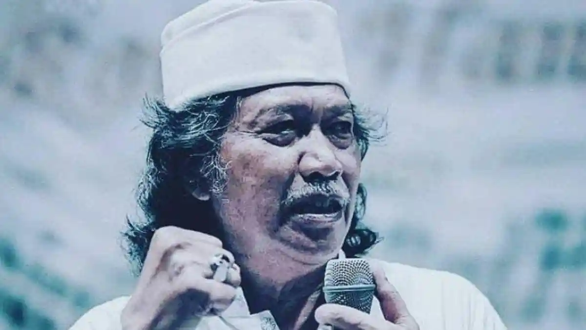 Makna Puisi Tahajjud Cintaku Karya Emha Ainun Najib 