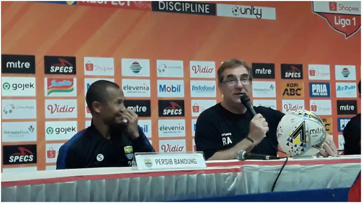 Persib Cetak 3 Gol ke Gawang Arema FC di Babak Pertama, Robert Alberts: Terbaik di Musim Ini