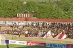Tribun-selatan-terbuka-Stadion-BJ-Habibie-masih-ditutup.jpg