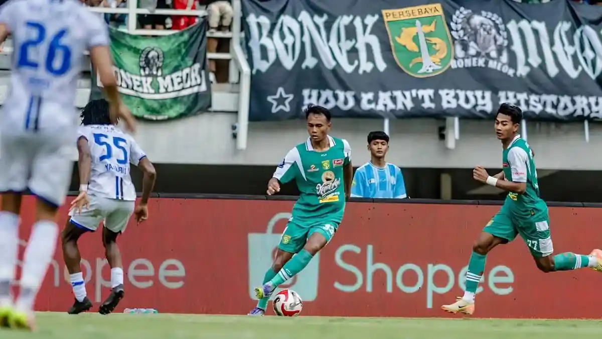 Bonek Persebaya Surabaya Sambut Hangat Debut Koko Ari  ‘33 is Back’