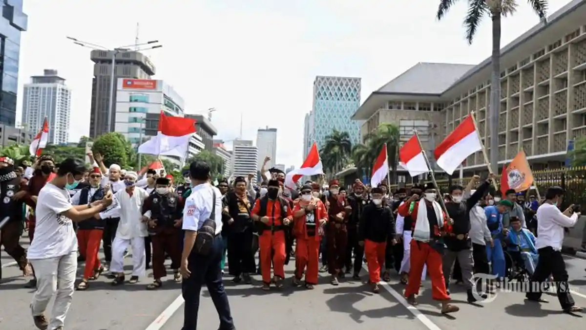 Aksi 1812: Dua Polisi Terluka, Dua Ambulans Berisi Logistik Diamankan, 22 Peserta Reaktif Covid-19