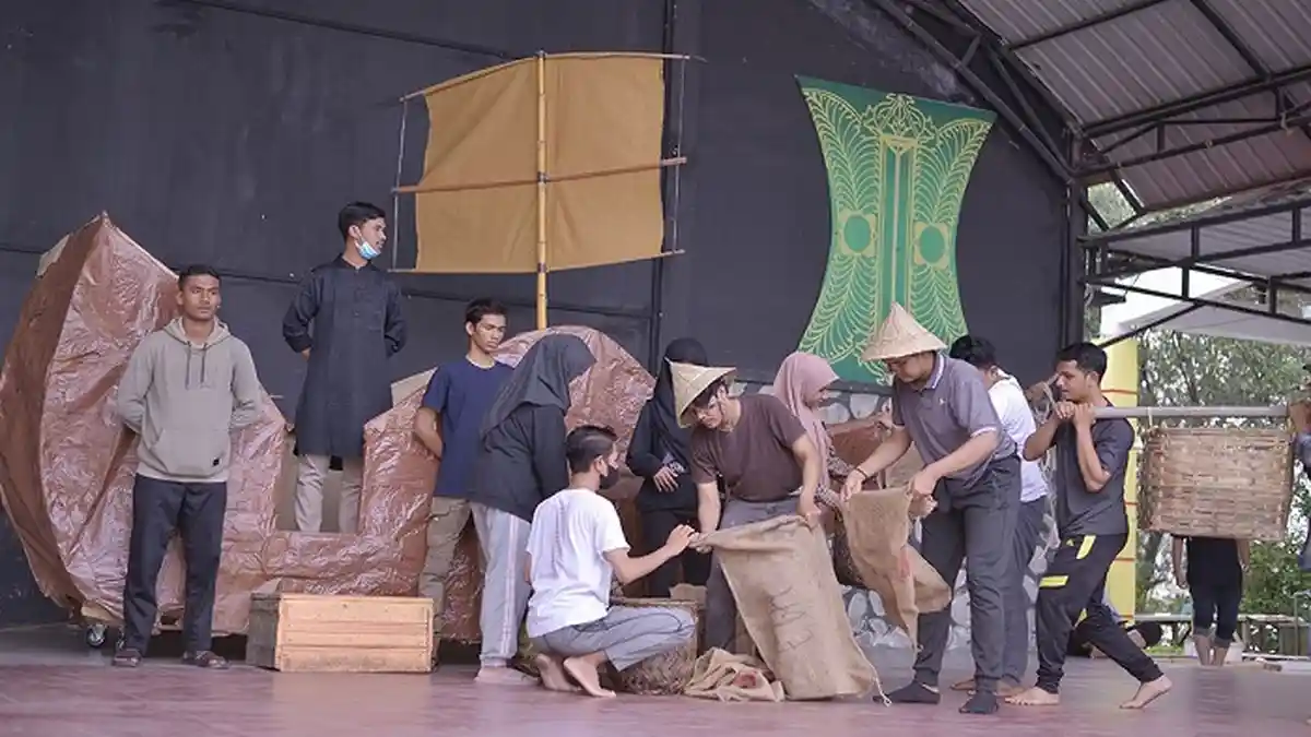 Lhokseumawe Art Festival Pentaskan “Jejak Putroe Neng”