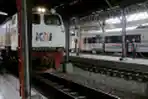 perawatan-gerbong-kereta-api-di-stasiun-tawang-semarang_20211019_191315.jpg