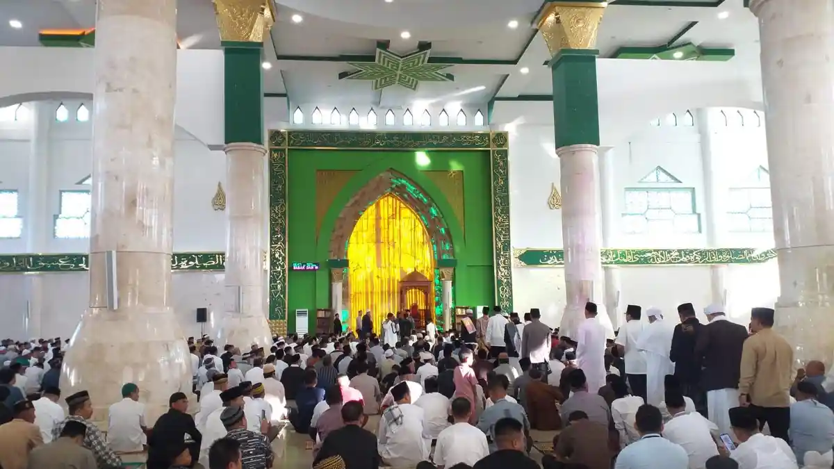 Potret Masjid Agung Baitul Makmur Kotamobagu Sulut, Momen Idul Adha 2024