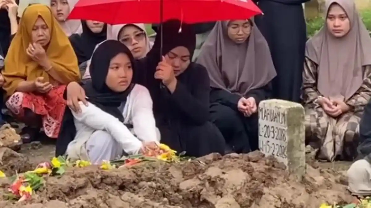 Duka Sifa Usai Orang Tua dan Adik Tewas Tertimpa Kontainer di Karawang ...