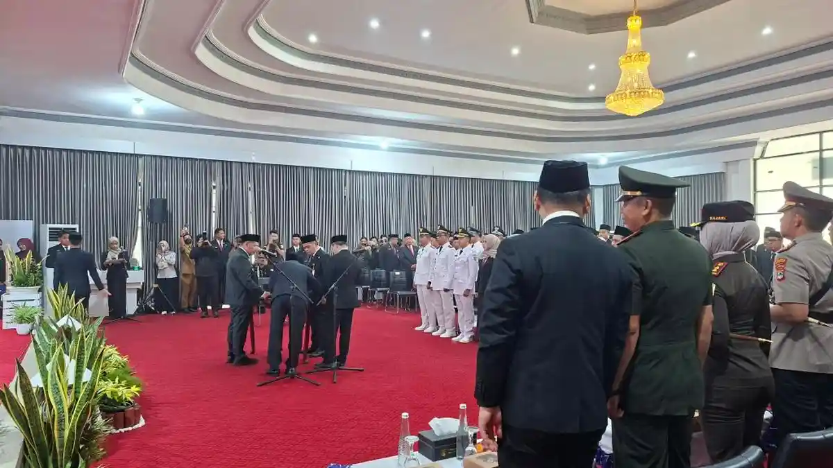 Dilantik Jadi Sekda HST, Pajaruddin Ditantang Percepat Pembangunan ...