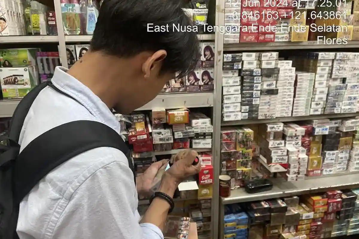 20 Jenis Rokok Ilegal yang Beredar di Pasar Ende Disita Kantor Bea Cukai