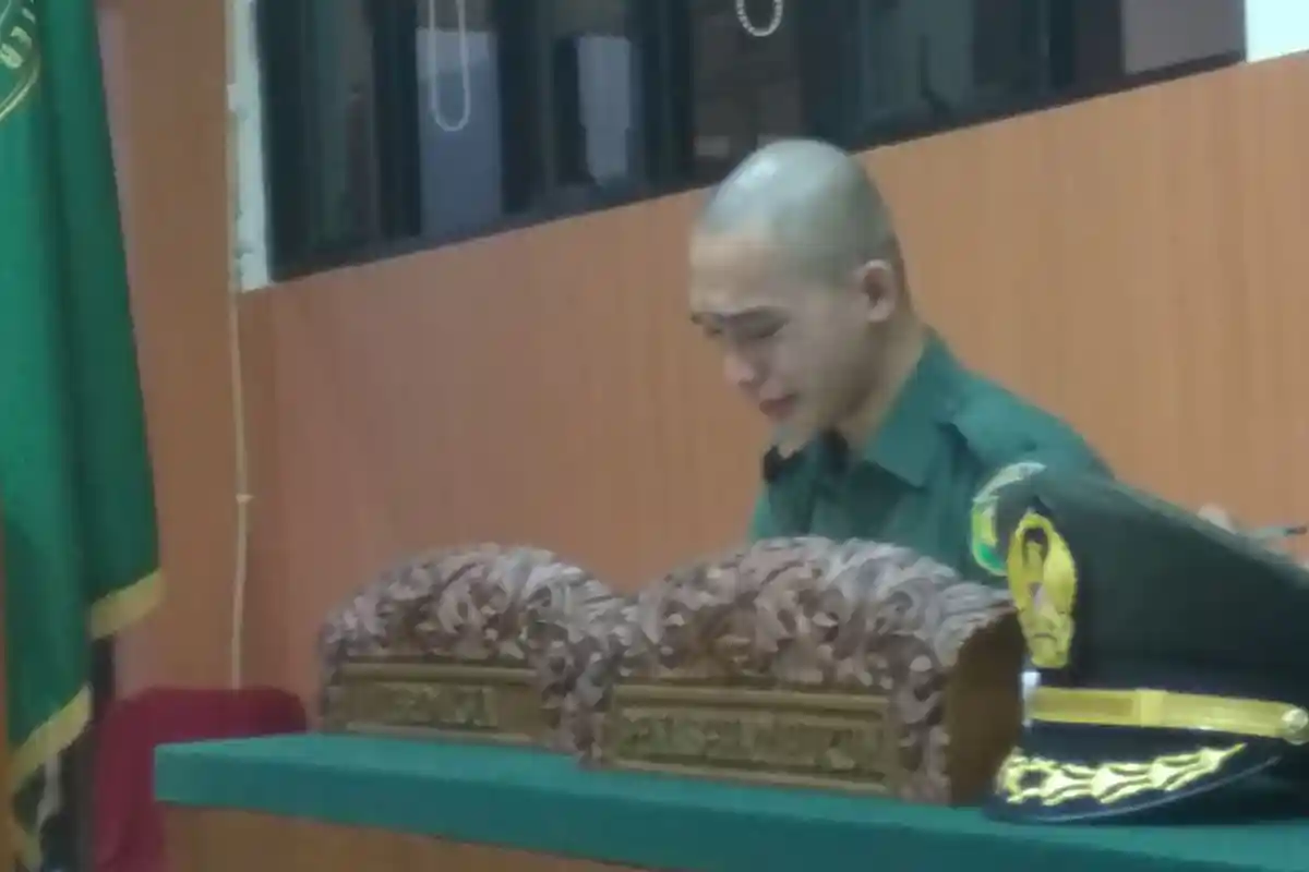 Tangis Prada DP Akhirnya Pecah Saat Kakak Kandung Vera Oktaria Bersaksi