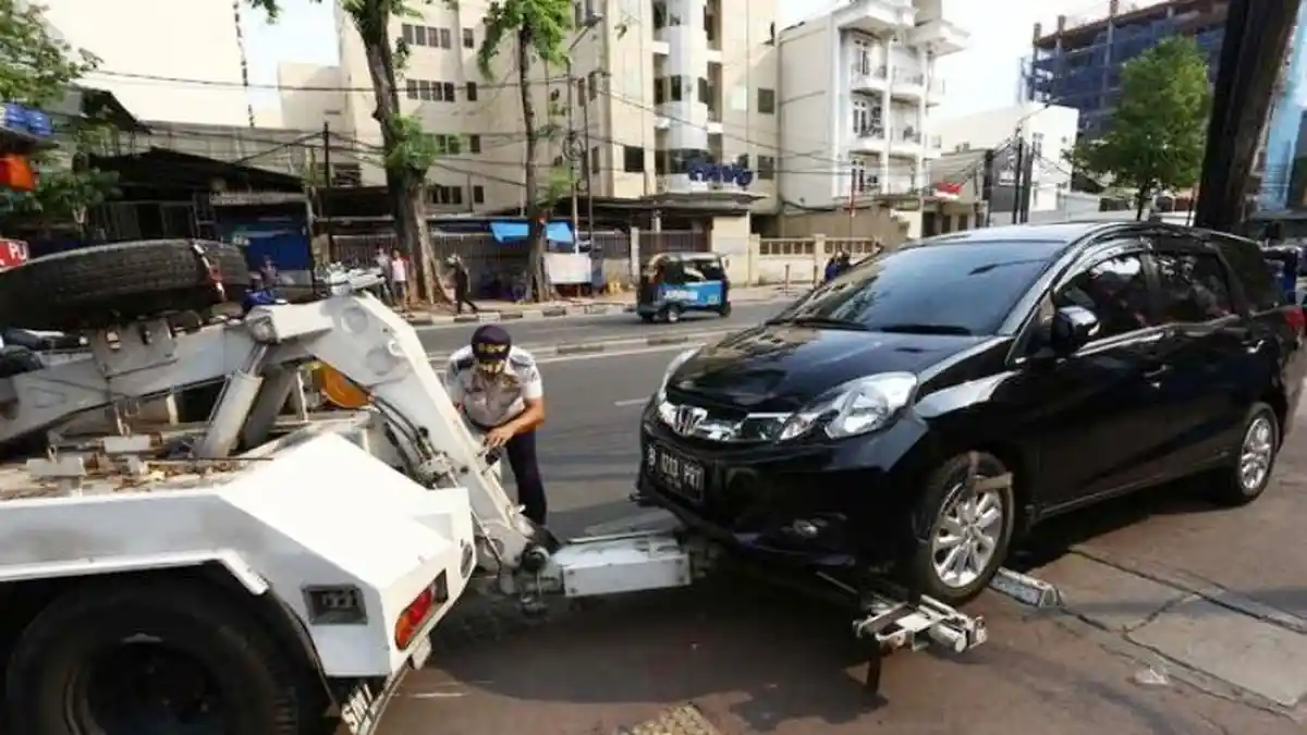 Haji Lulung: Mari Sadar, Jangan Kok Tidak Ada BTP Trotoarnya Banyak Dipakai Pedagang