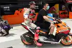 marc-marquez-tengah-dilarikan-ke-rumah-sakit.jpg