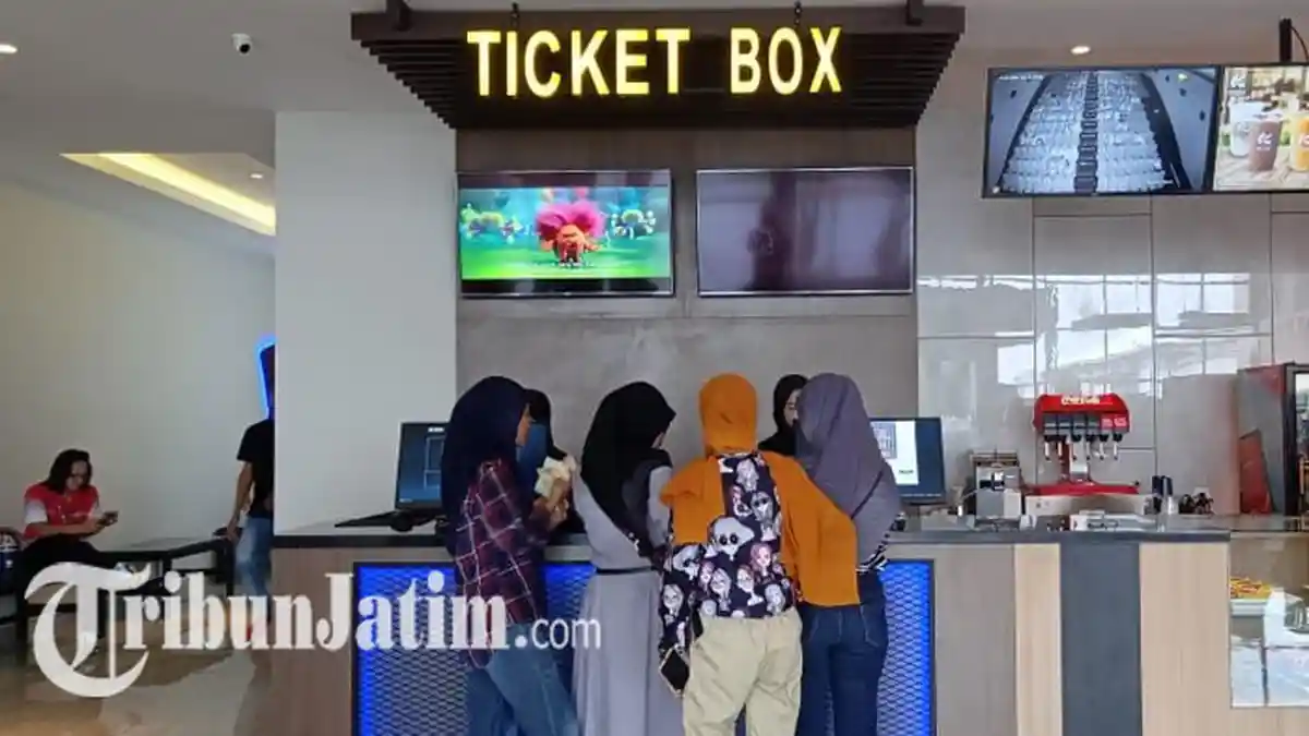 Khofifah Belum Berencana Membuka Gedung Bioskop di Jatim