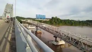 20250314_penutupan-jalur-pelayaran-di-bawah-Jembatan-Mahakam_PHK.jpg