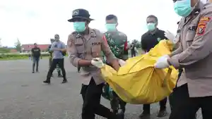 Evakuasi-Jenazah-Pendulang-Emas-di-Distrik-Dekai.jpg