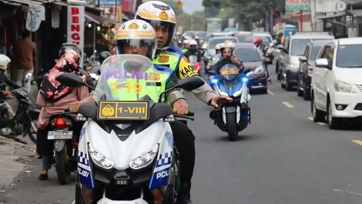 Lalu Lintas di Puncak Bogor Padat Merayap, Polisi Berlakukan Sistem Buka Tutup