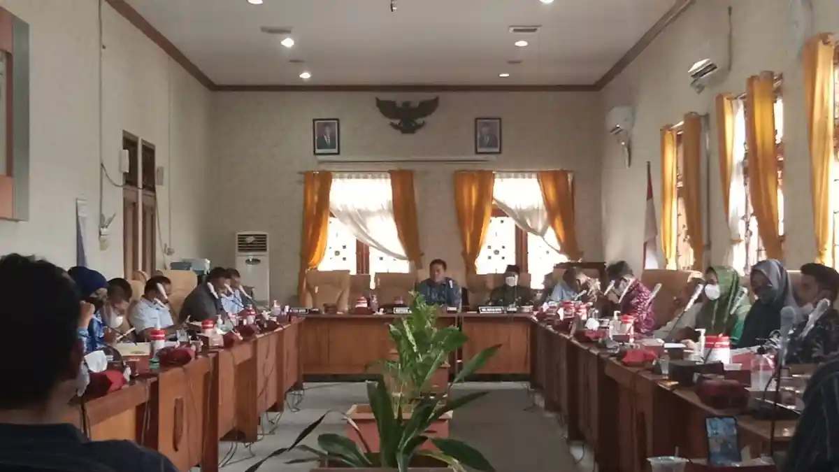 Warga Trangkil Datangi DPRD Pati, Tanya Kejelasan Pembangunan Pabrik Sepatu