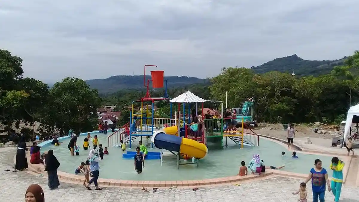 Wisatawan Serbu Waterboom Trans Park, Permandian Baru di Atas Pangkajene Sidrap - waterboom-sidrap-3455_20170521_173447.jpg