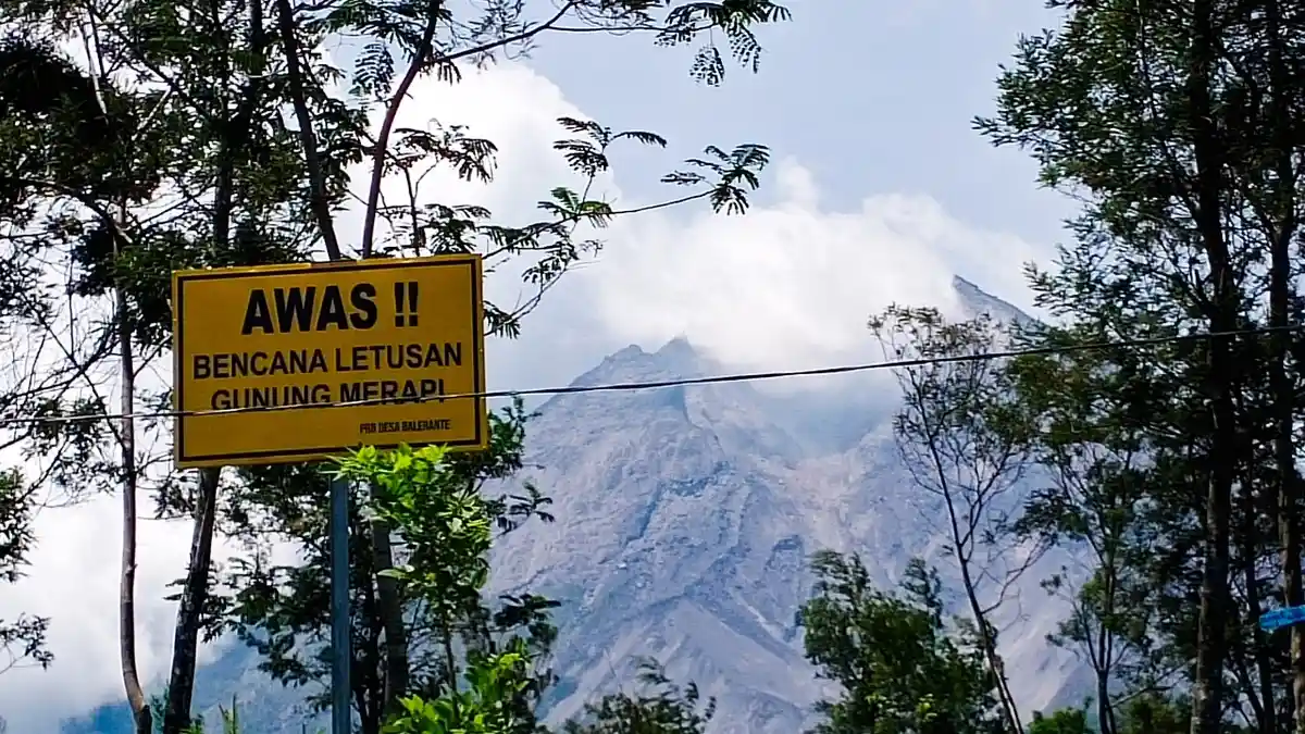 Pengungsi Gunung Merapi & Relawan di Desa Balerante Diswab, Antisipasi Muncul Klaster Pengungsian