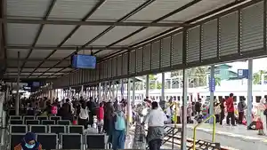 Diskon-Tiket-20-Persen-Suasana-penumpang-kereta-api-di-stasiun-wilayah-PT-KAI-Daop-7-Madiun.jpg
