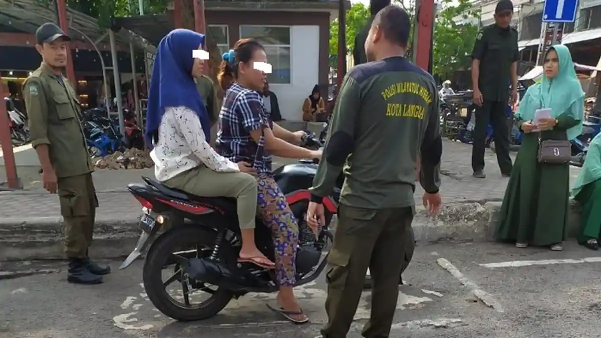 Tak Terima Dirazia, IRT Berpakaian Ketat dan tak Berjilbab Caci Petugas WH Langsa