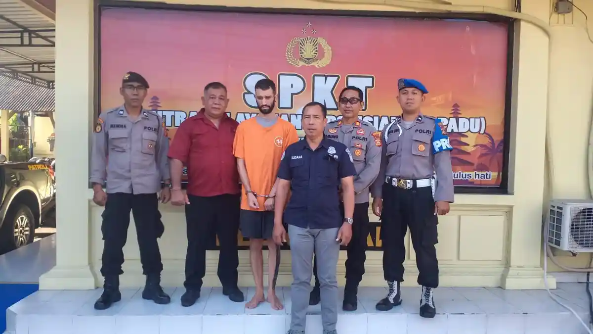 Bule Australia dan Perancis Majaguran!  Barletta Hantam Christian dengan Botol Bir