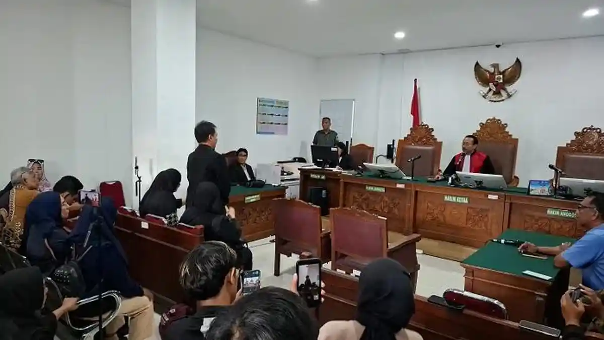 BREAKING NEWS Hakim Kabulkan Sebagian Praperadilan Jilid 5 Roy Suryo ...