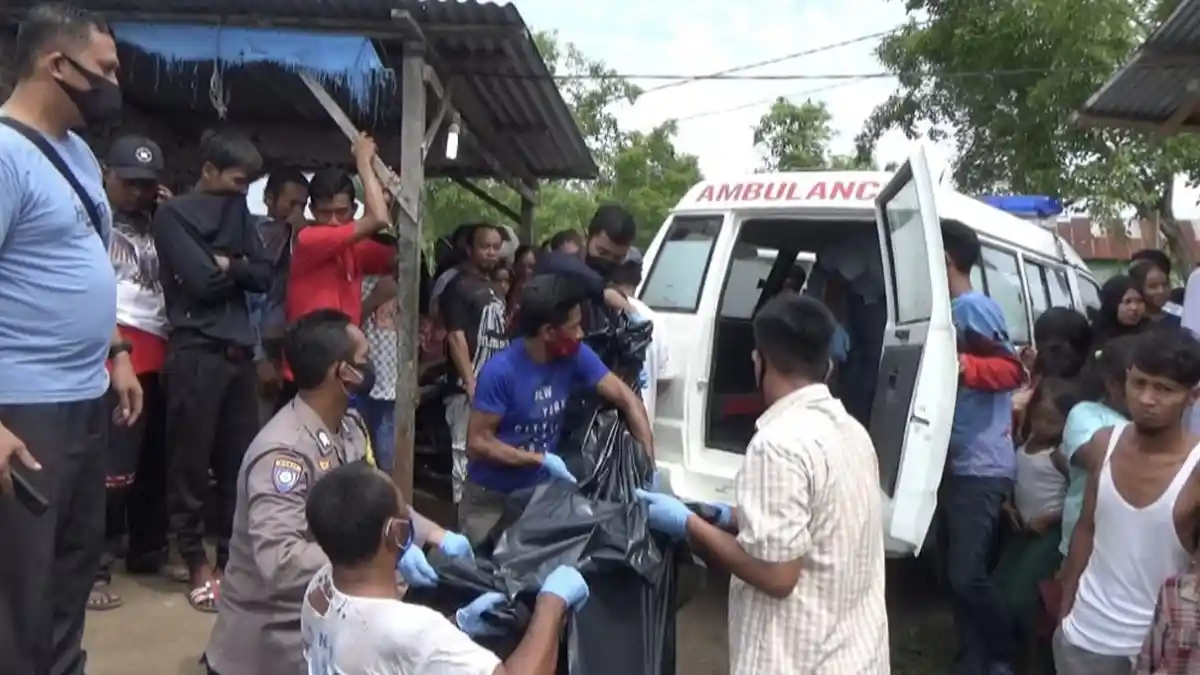 Keluarga Siapa Ini, Jenazah Laki-laki Pakai Kolor Nyangkut di Samping Sampan Nelayan
