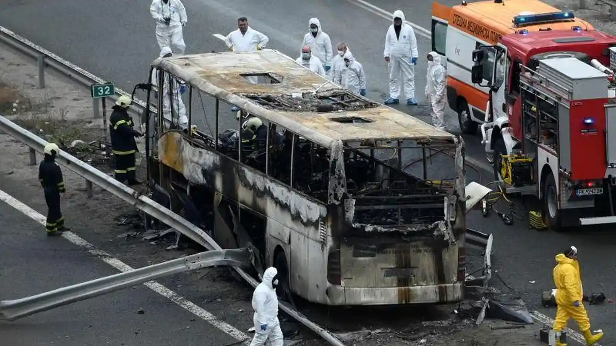 Bus Wisata Terbakar, 46 Orang Tewas yang Sebagian Besar Dalam Posisi Bertumpuk