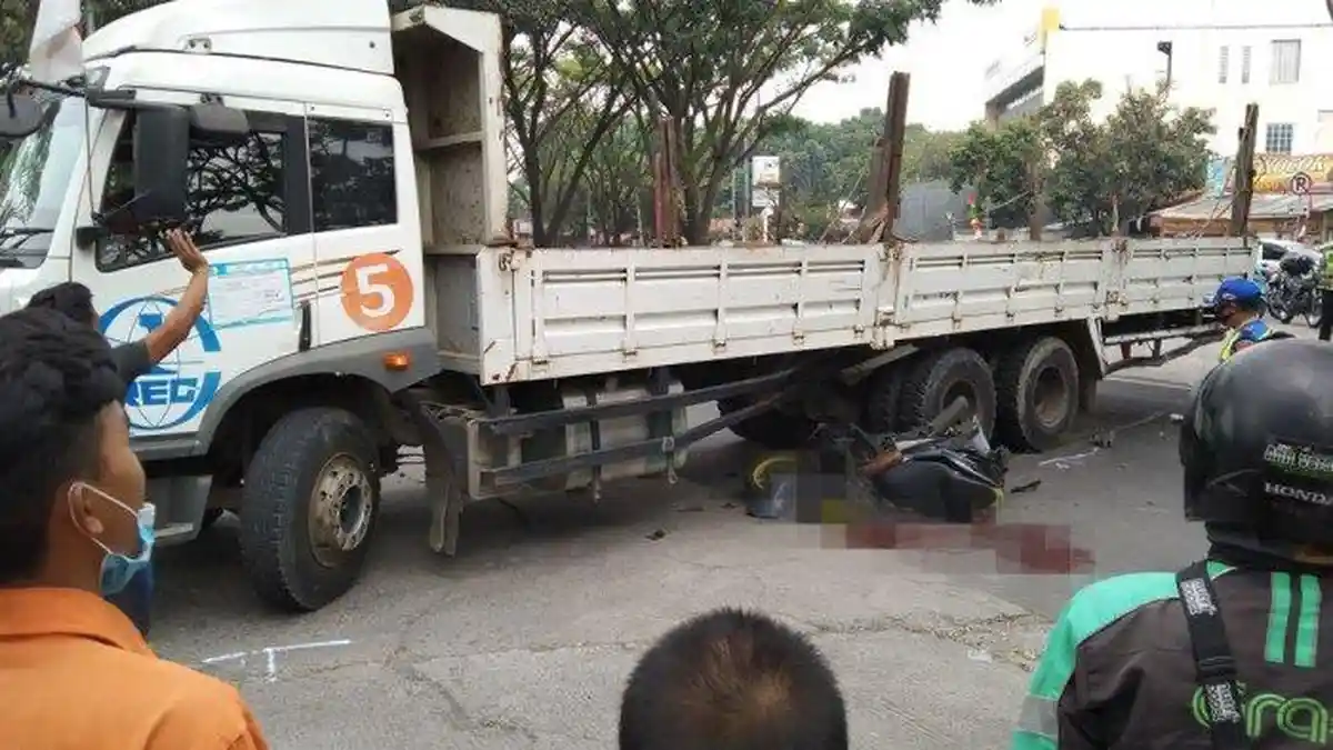 Innalillahi Wa Innailaihi Rojiun, Aldi Tewas Kecelakaan Tersenggol Truk Tronton