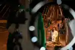 Melihat Warga China Ramai-ramai Live TikTok di Pinggir Jalan