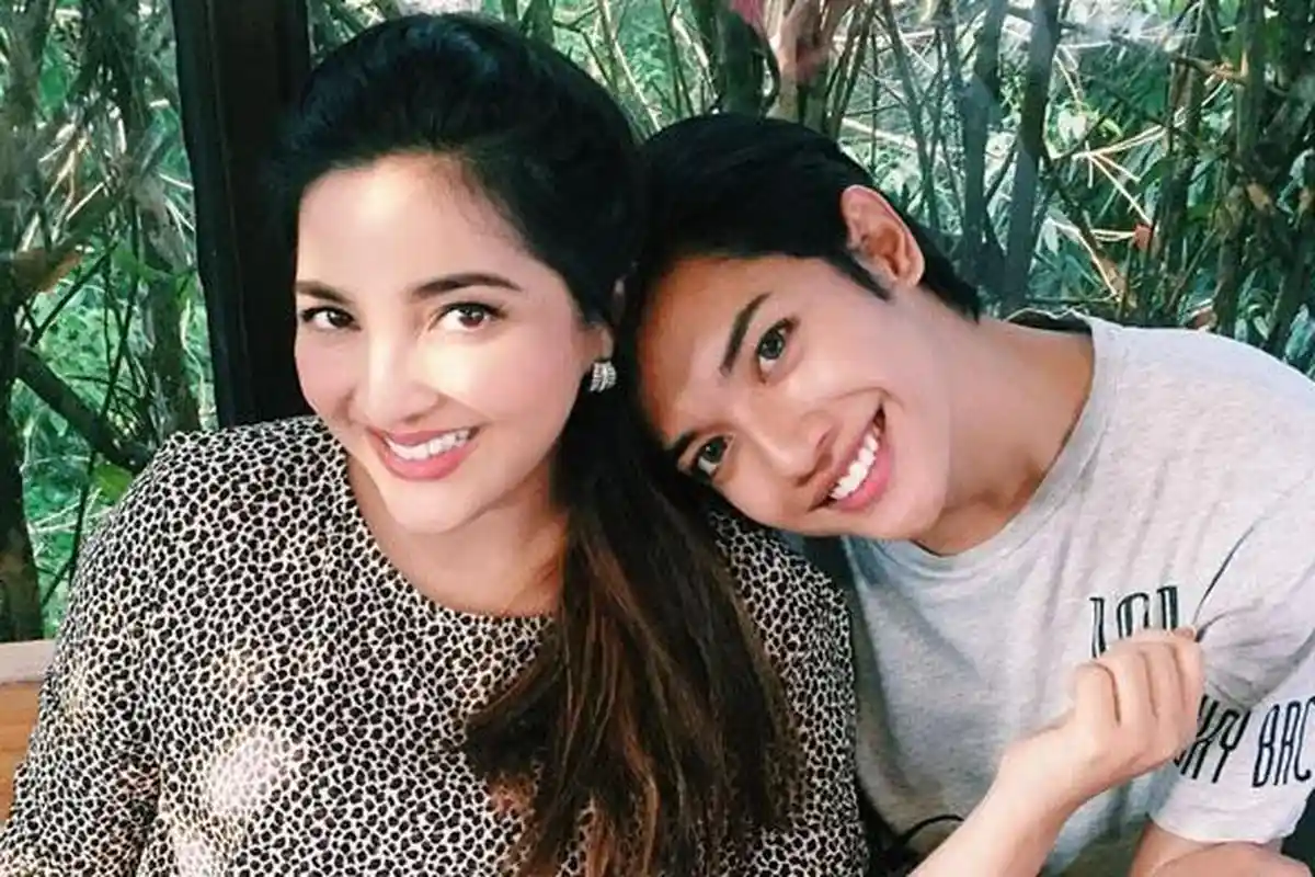 Dandan Super Cewek, Millendaru Makin Bikin Heran Netizen Karena Dadanya, Tapi Kok Keteknya. .