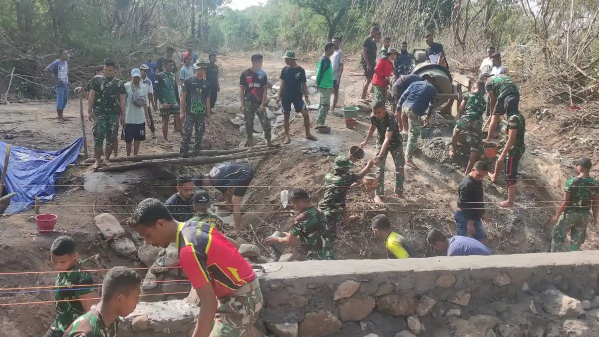 Desa Kawalelo dan Lewomuda Terhubung Berkat Dedikasi Kodim Flores Timur
