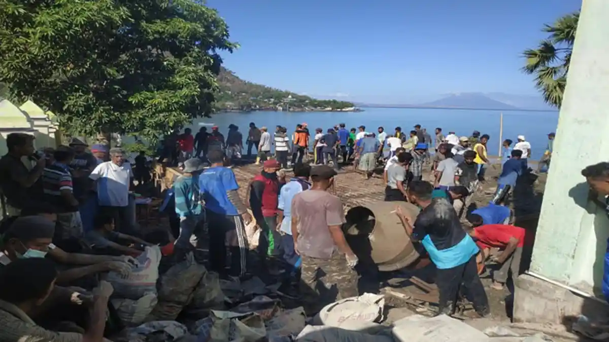MAN di Desa Kalikur Lembata dan Warisan Budaya Gotong Royong yang Mengakar