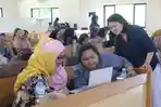 Tim-Pengabdi-Universitas-Semarang-melakukan-pembimbingan-pemanfaatan-aplikasi-Canvadfs4tf.jpg