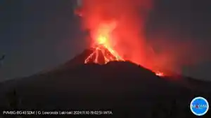 Gunung-Lewotobi-Laki-laki-terus-meletus-hingga-Senin-11112024-malam.jpg