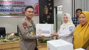 Serahkan-Tim-Bansos-Wadakawuri.jpg