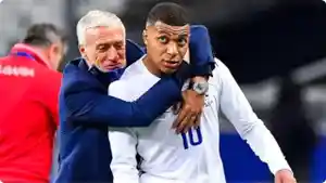 20241008_Mbappe-dan-Deschamps.jpg