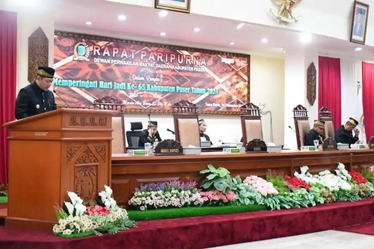 Rapat Paripurna HUT Ke-65 Paser Digelar, Bupati Fahmi Fadli Jabarkan Capaian 9 Program Prioritas 