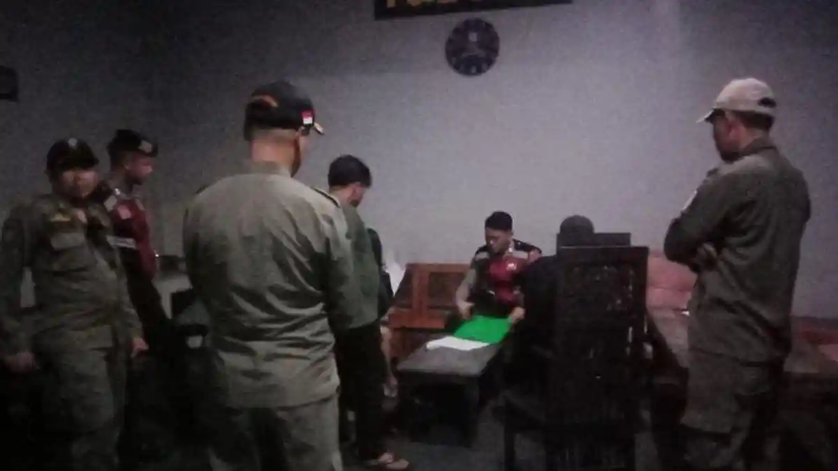Oknum Polisi Kepergok Satpol PP Berduaan Bareng Mahasiswi di Indekos Saat Razia, Sempat Melawan
