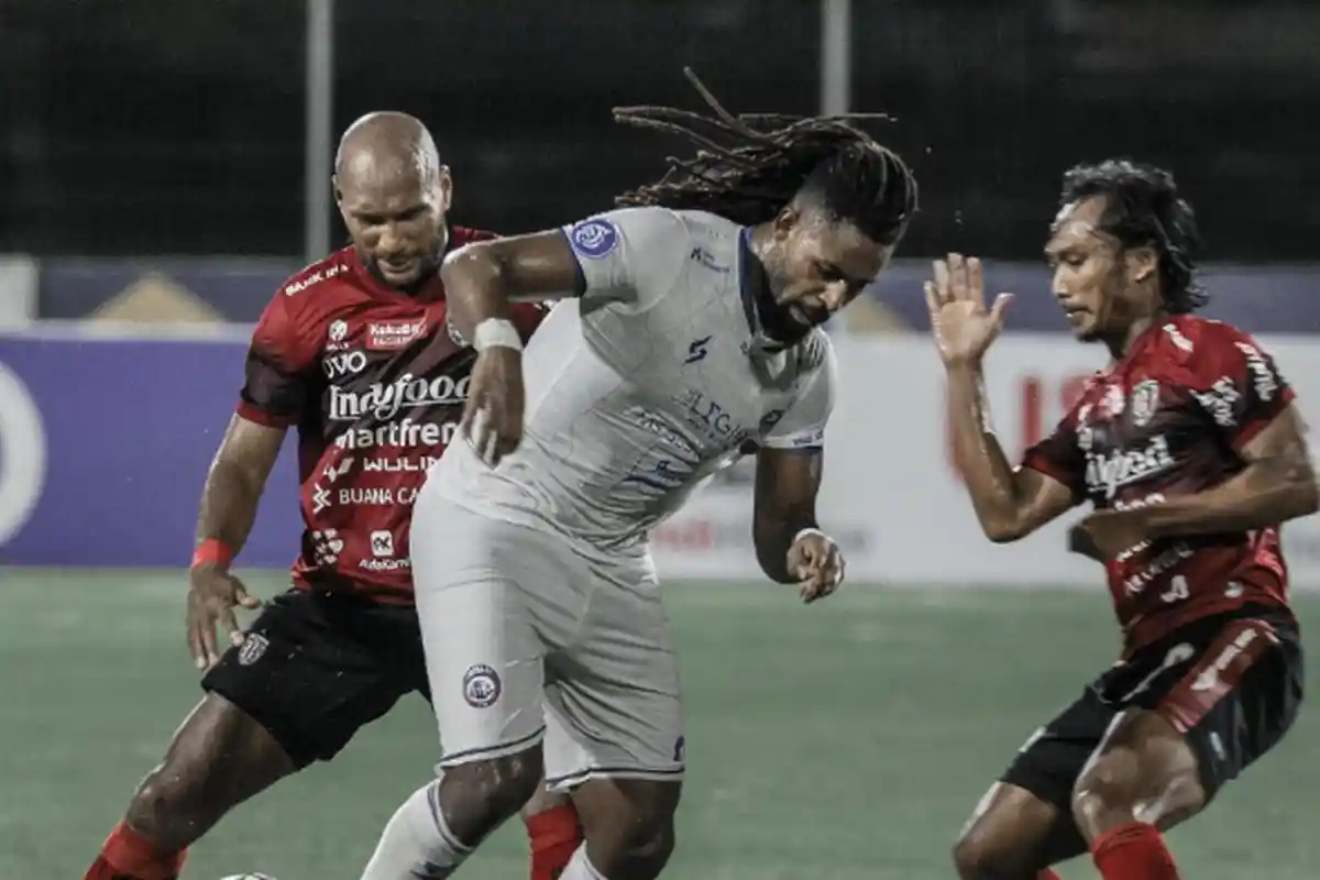 Bocoran Clue Sosok Bomber Arema FC Mengarah Kepada Striker Milik Estrela Amadora SAD, Cek Profilnya